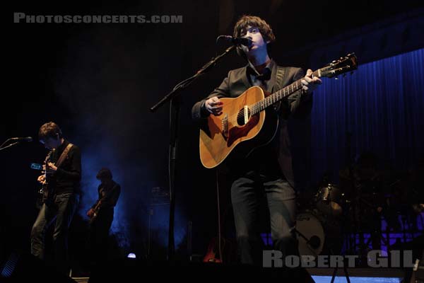 THE LAST SHADOW PUPPETS - 2008-08-26 - PARIS - Olympia - Miles Kane - Alex Turner